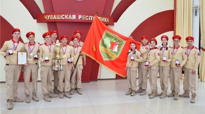 Глава Чувашии встретился с победителями окружного финала военно-спортивной игры «Зарница Поволжья»