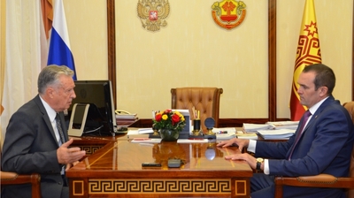 Михаил Игнатьев провел рабочую встречу с председателем регионального отделения общероссийской общественной организации «Союз пенсионеров России» по Чувашской Республике Леонидом Шиминым