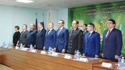 Михаил Игнатьев поздравил судебных приставов с профессиональным праздником