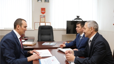 Михаил Игнатьев провел рабочую встречу с руководством Янтиковского района