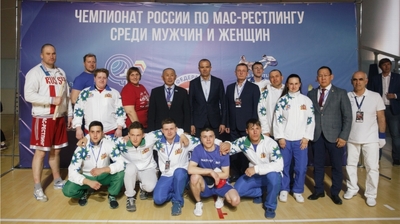 Глава Чувашии Михаил Игнатьев открыл чемпионат России по мас-рестлингу